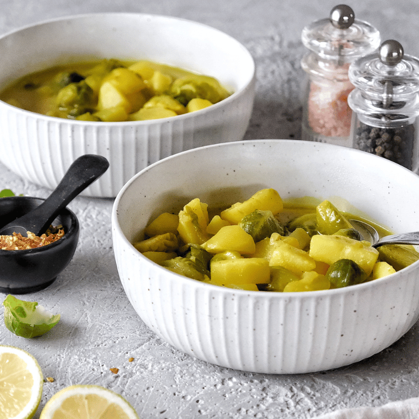 Cremiges Rosenkohl-Curry mit Kartoffeln
